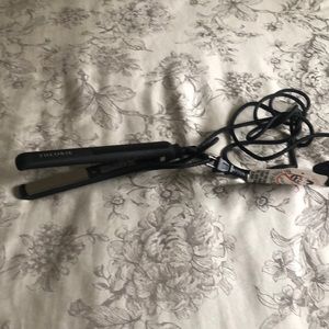 Theories Hair Straightener